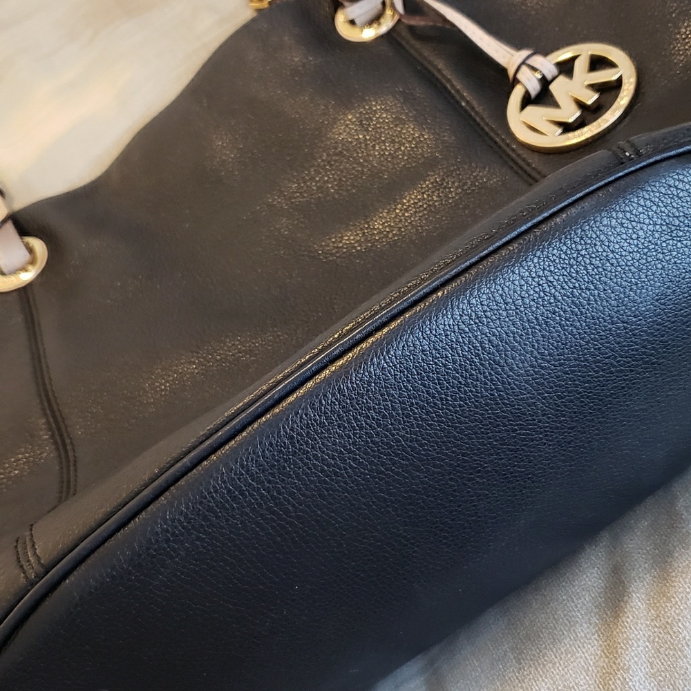 Mk purse - Picture 2 of 3
